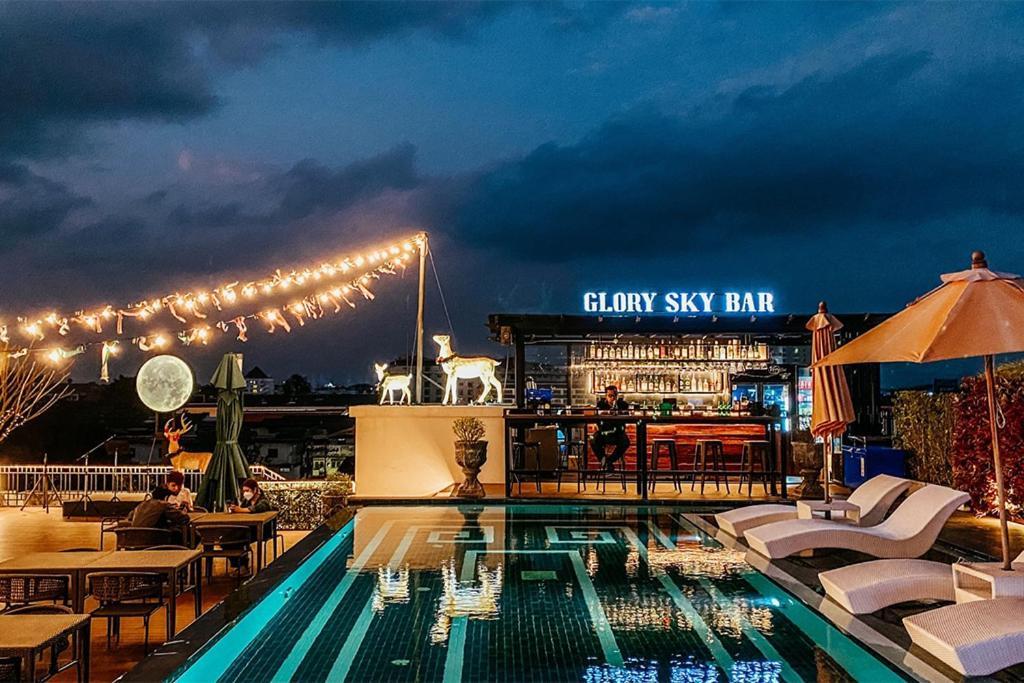 Glory Boutique Suites 清迈古城荣耀精品酒店 Chiang Mai Zewnętrze zdjęcie